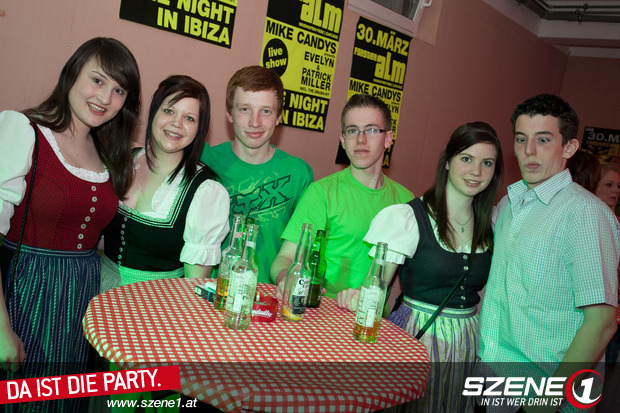 Dirndlclubbing - 