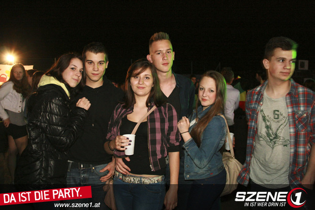 Party (; - 