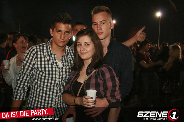 Party (; - 