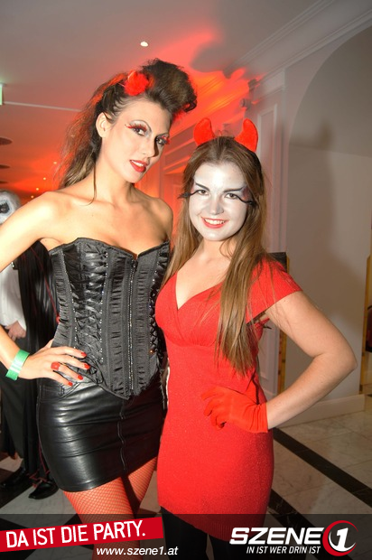 HalloweenBall - 