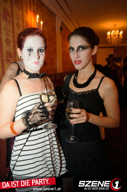 HalloweenBall - 