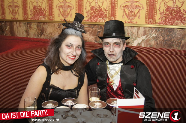 HalloweenBall - 