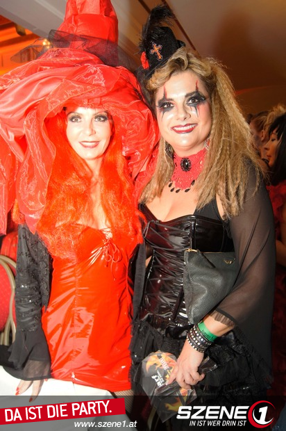 HalloweenBall - 