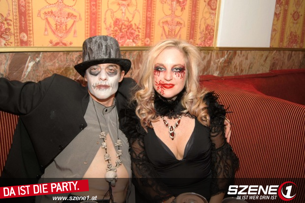 HalloweenBall - 