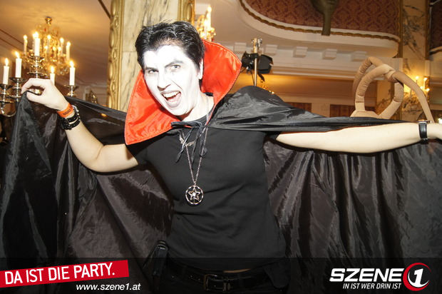 HalloweenBall - 