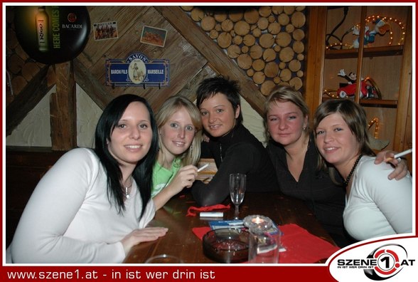 PaRTyFoToS vOm JaHRe ScHnEE... - 