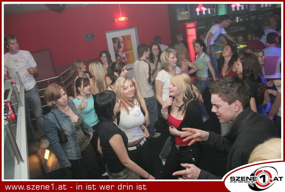 We-Are-Back-Party - 