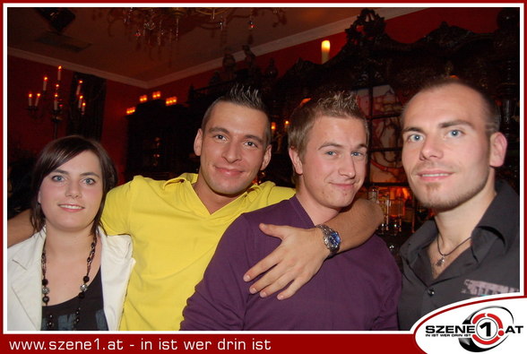 Szene 1 Pics with Friends - 