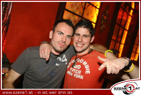 Szene 1 Pics with Friends - 