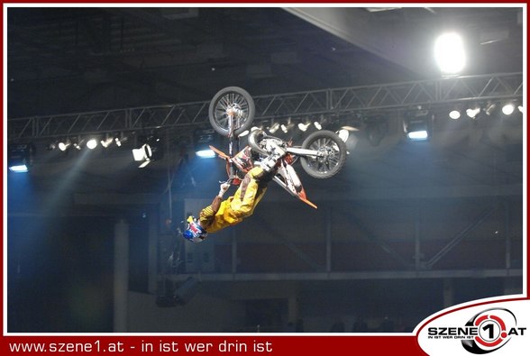 NIGHT OF JUMPS - 