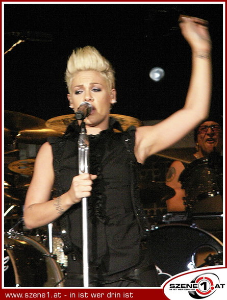 ~P!NK - KoNzErT~ - 