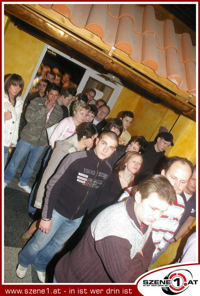 Szene1 - Minirock-Party - 