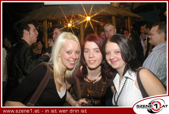 Szene1 - Minirock-Party - 