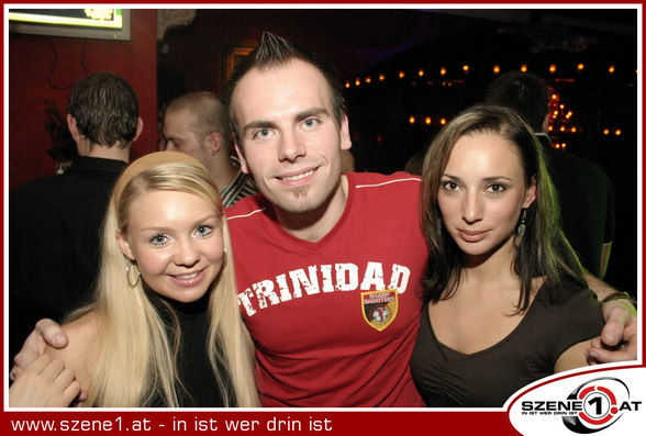 Szene 1 Pics with Friends - 