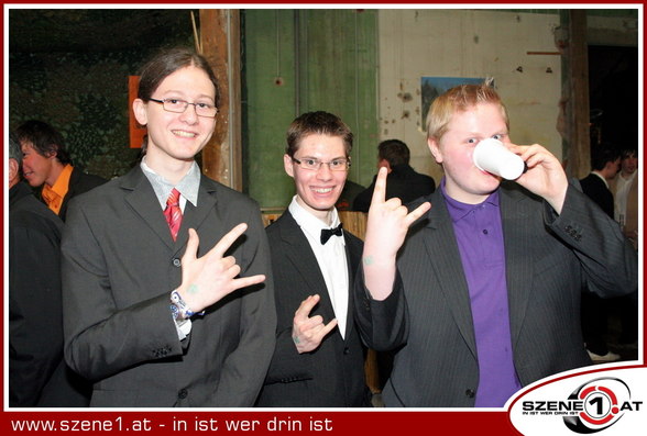 PARTY - 
