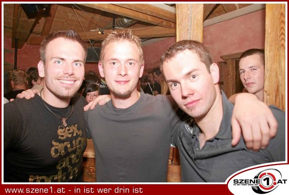 Szene 1 Pics with Friends - 