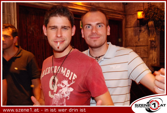 Szene 1 Pics with Friends - 