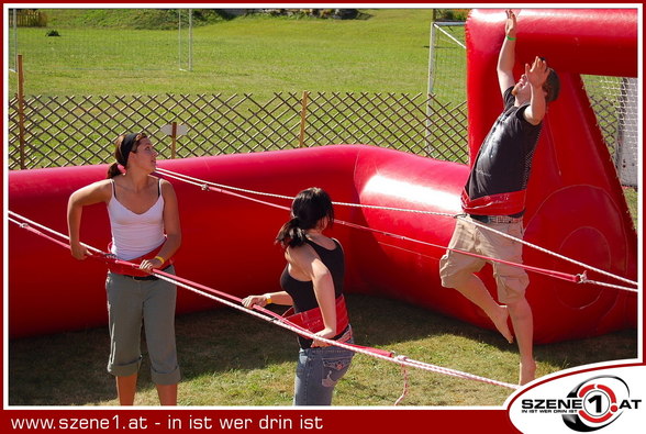 *~~Red RocK07 und HumAn tAblE SoCCer~~* - 