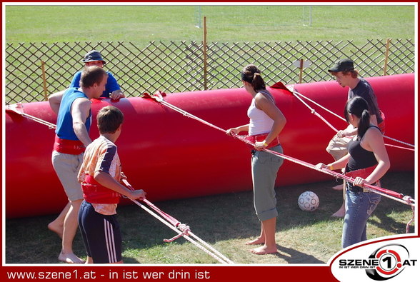 *~~Red RocK07 und HumAn tAblE SoCCer~~* - 