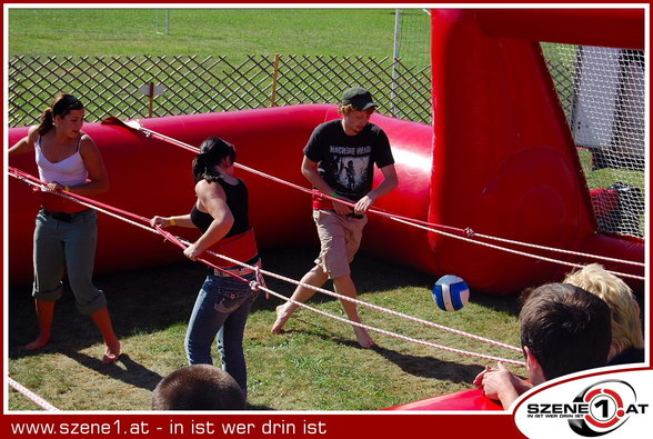 *~~Red RocK07 und HumAn tAblE SoCCer~~* - 