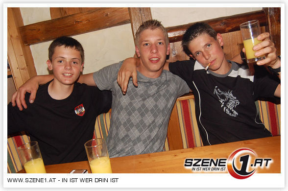 fortgehen saufen friends - 