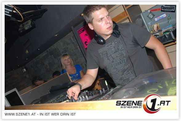 DJ MaXX in Action - 