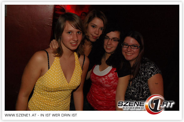 Schwesterlein, Freunde und ich :D - 