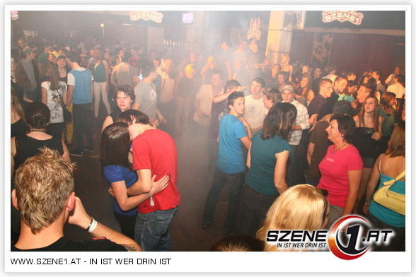 Szene 1 Party - 