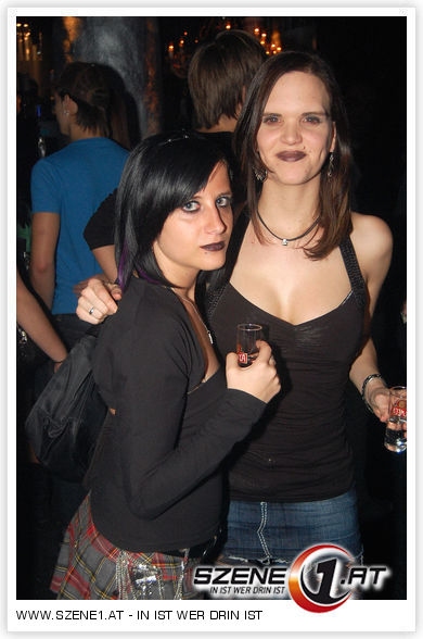 2009 the life is a never ending Party - 