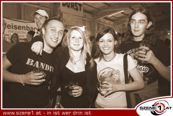 Freunde beim  Fortgehen - 