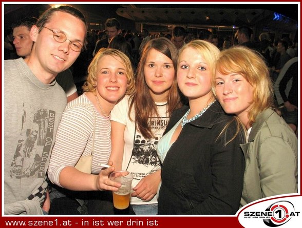 mit friends beim fortgeh - 