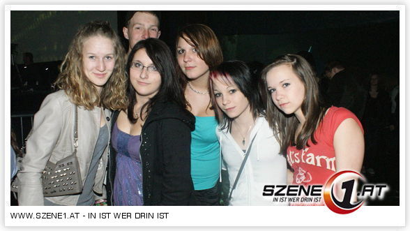 Tanz in der HaLLe (: - 