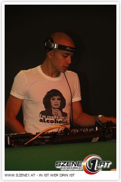 Headhunterz & MC Ruffian LIVE !  - 