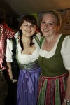 Trachtenschlacht - Dirndl vs. Lederhosn 10501712