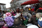 Adventmarkt mit Nikolaus und Perchtenlauf