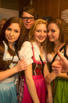 Dirndl trifft Lederhosn 11211769