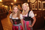 Dirndl und Janker Ball 11792327