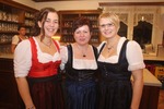 Dirndl und Janker Ball 11792334