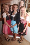 Dirndl und Janker Ball 11792358