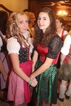 Dirndl und Janker Ball 11792362