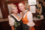 Dirndl und Janker Ball 11792446