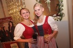 Dirndl und Janker Ball 11792454