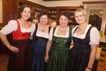 Dirndl und Janker Ball 11792457