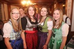 Dirndl und Janker Ball 11792464