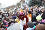 Adventmarkt mit Nikolaus und Perchtenlauf