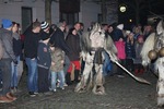 Adventmarkt mit Nikolaus und Perchtenlauf 11823297