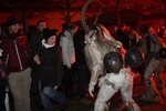 Adventmarkt mit Nikolaus und Perchtenlauf 11823306