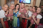 Dirndl Clubbing 12008140