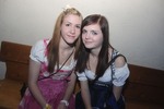 Dirndl Clubbing 12008197