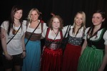 Dirndl Clubbing 12008253